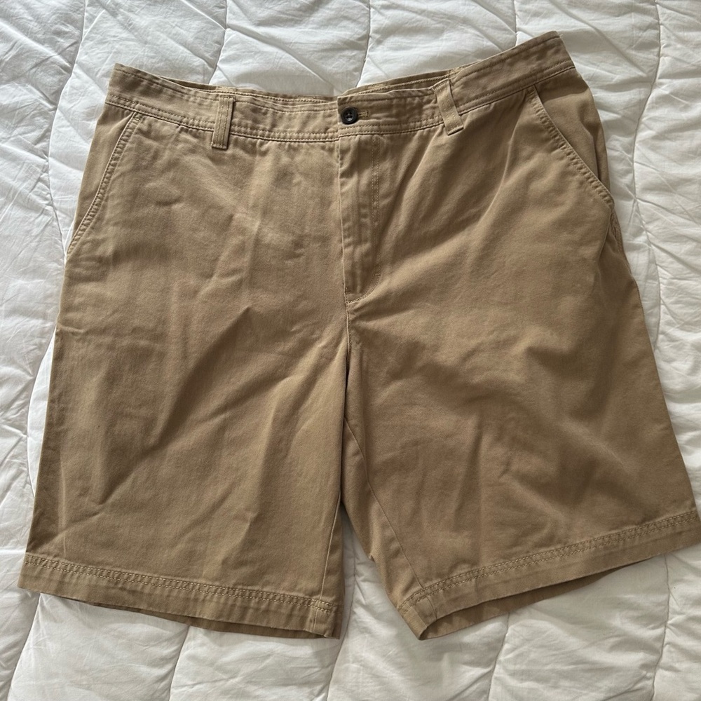 Izod Saltwater Tan Flat Front Shorts Classic Style